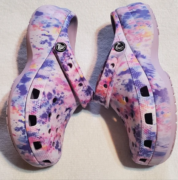 CROCS Women's Tie-Dye Slippers - Purple and Pink. Sz 6 - Picture 4 of 7